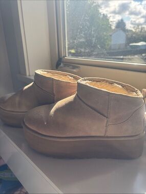 UGG Platform Ankle Boot in Taupe Suede